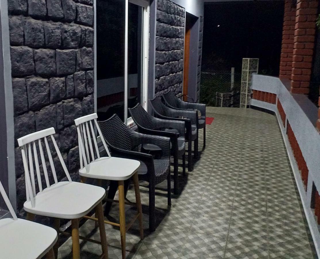 Pear Tree Inn Villa 코타지리 외부 사진